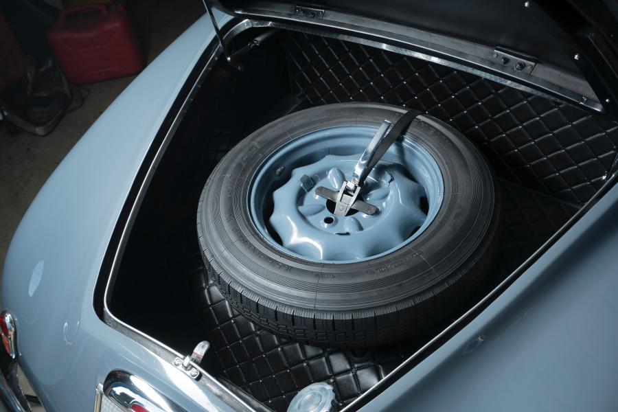 Багажник Lancia Aprilia Cabriolet Speciale 2 Posti (439.11844) 1946 года  (фото 9 из 20)